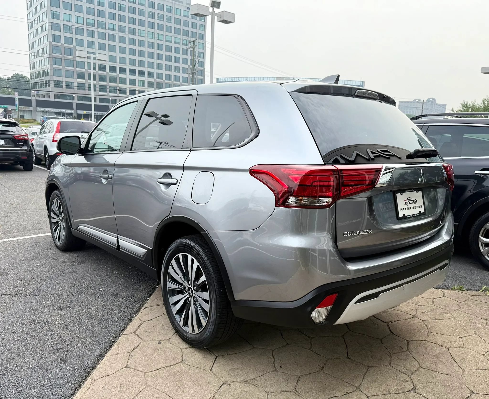 Used 2020 Mitsubishi Outlander ES FWD image 5