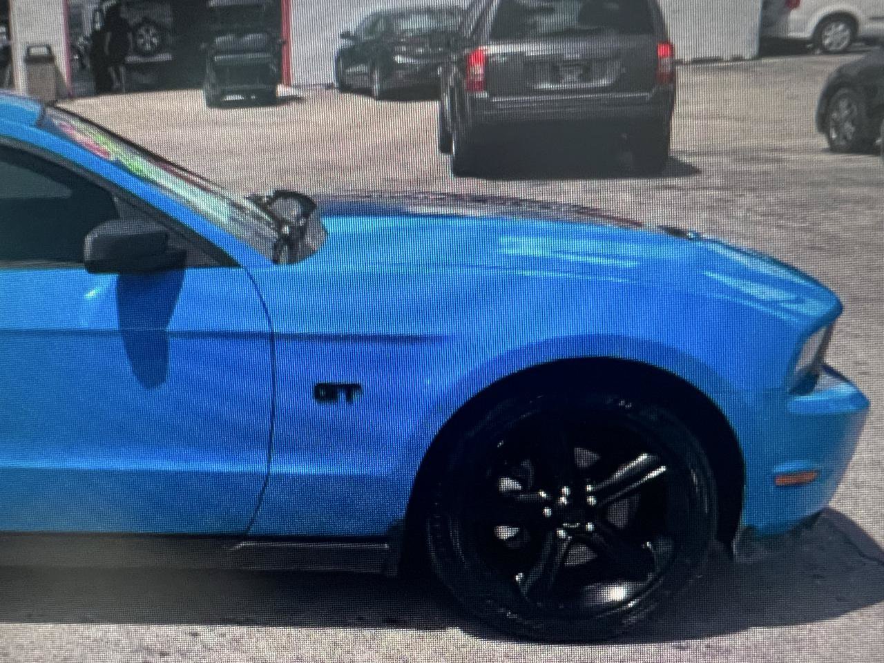 Used 2010 Ford Mustang GT RWD image 2