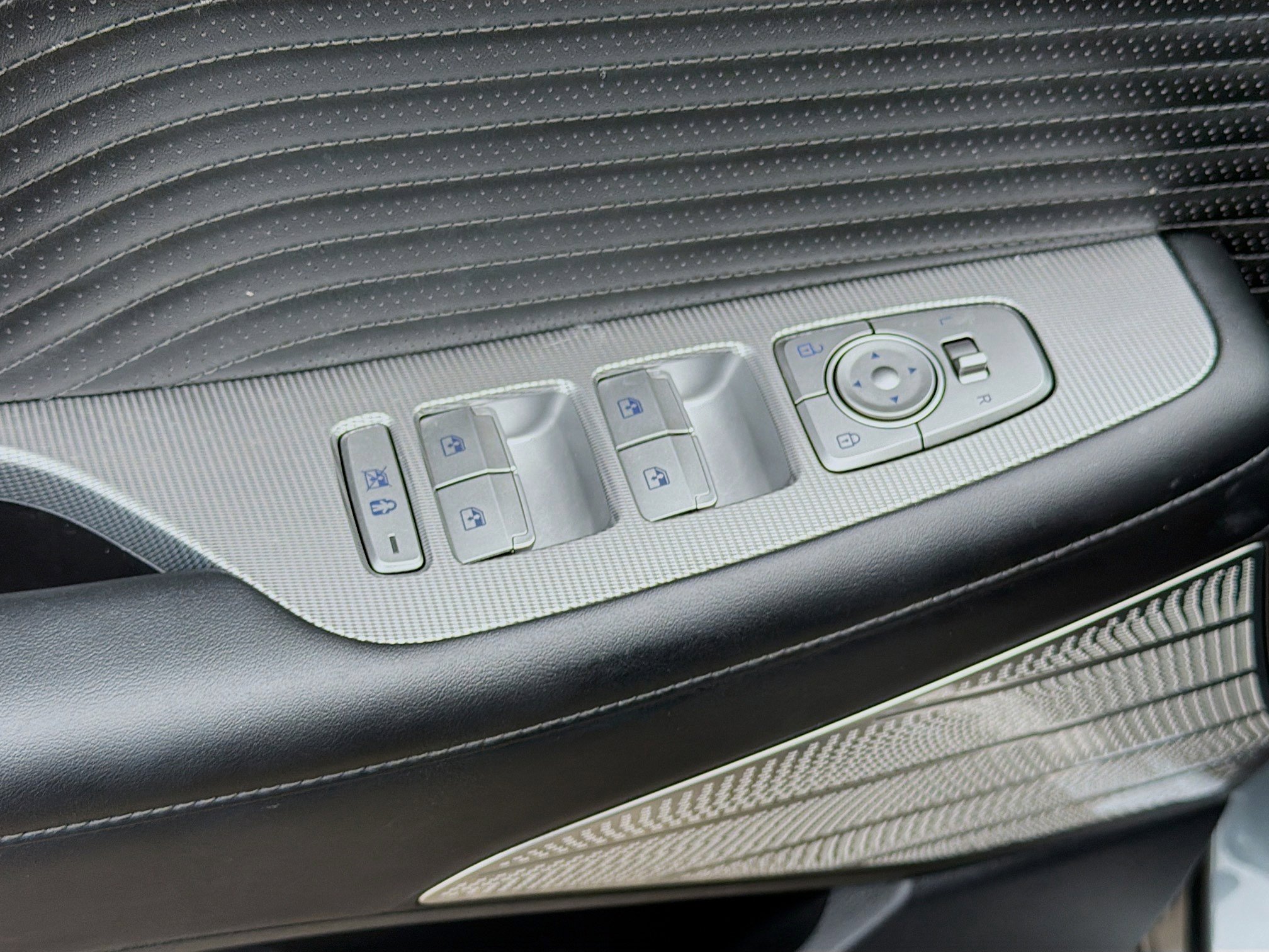 Used 2024 Hyundai Palisade Calligraphy image 25