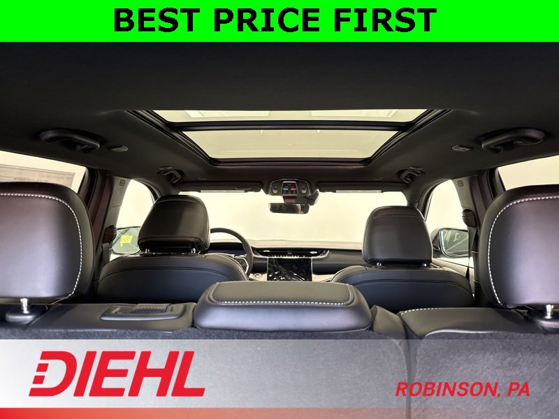New 2025 Jeep Grand Cherokee Limited w/ Black Appearance Package image 10
