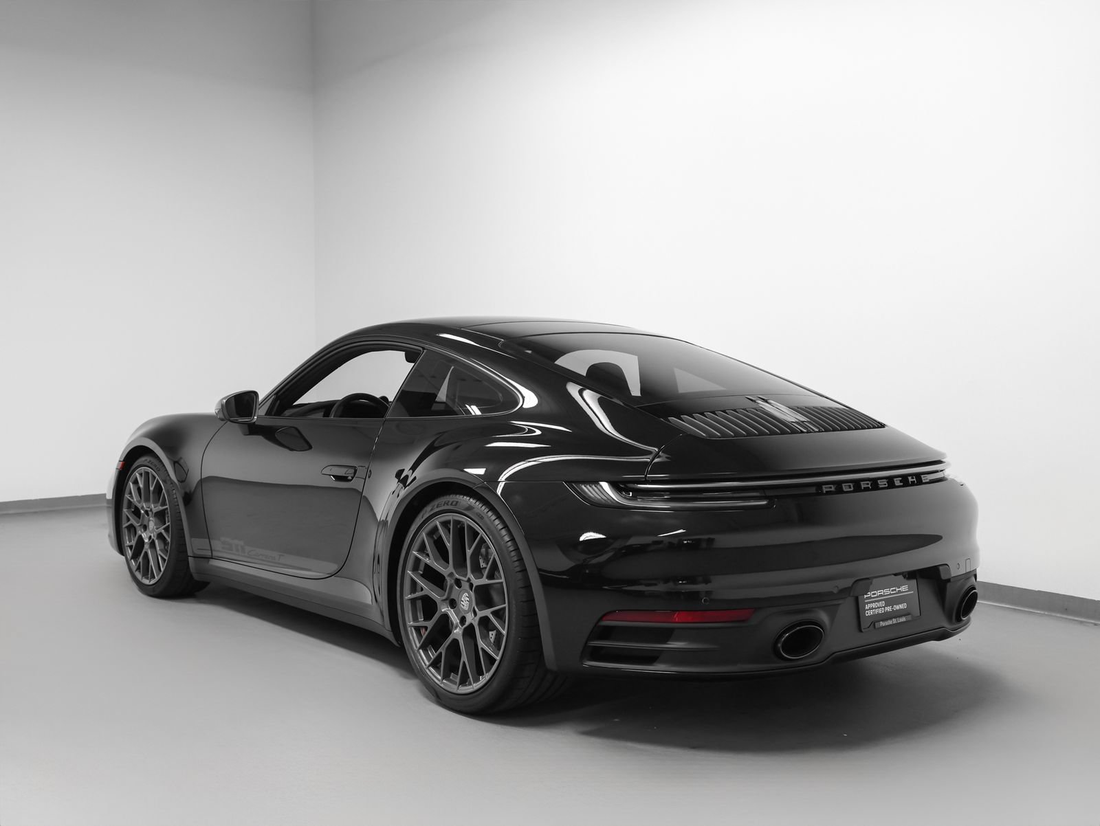 Certified 2024 Porsche 911 Carrera T RWD image 3