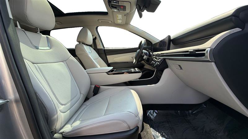 Used 2025 Hyundai Tucson Limited FWD image 17