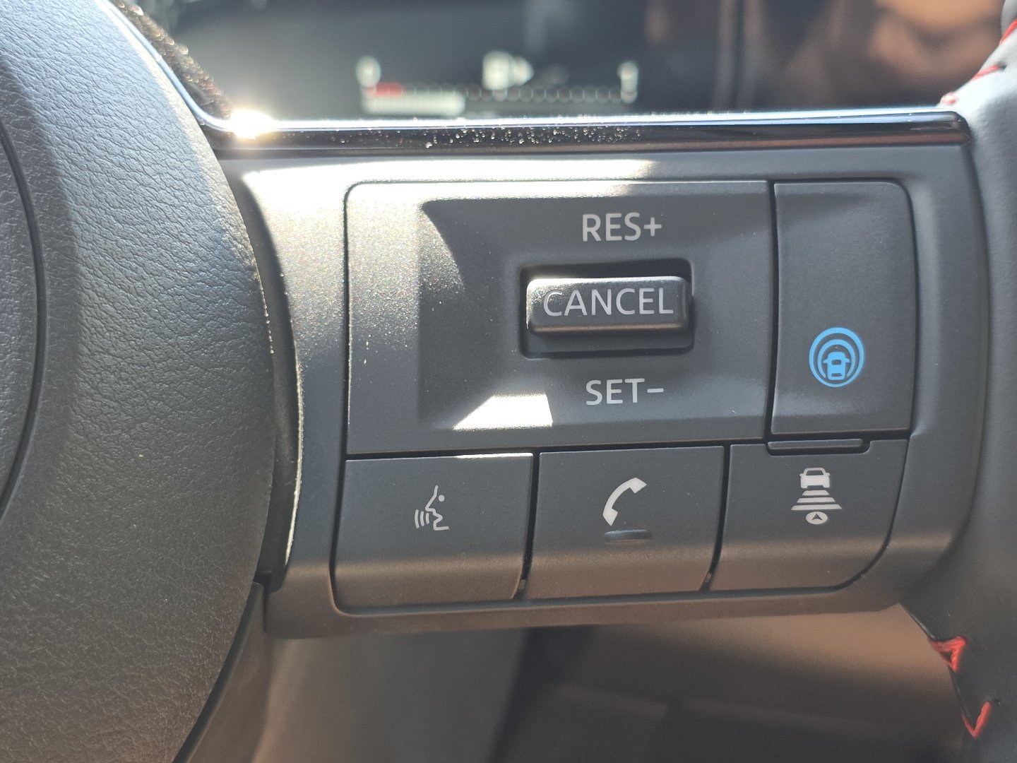 New 2026 Nissan Kicks SR AWD/4WD image 29