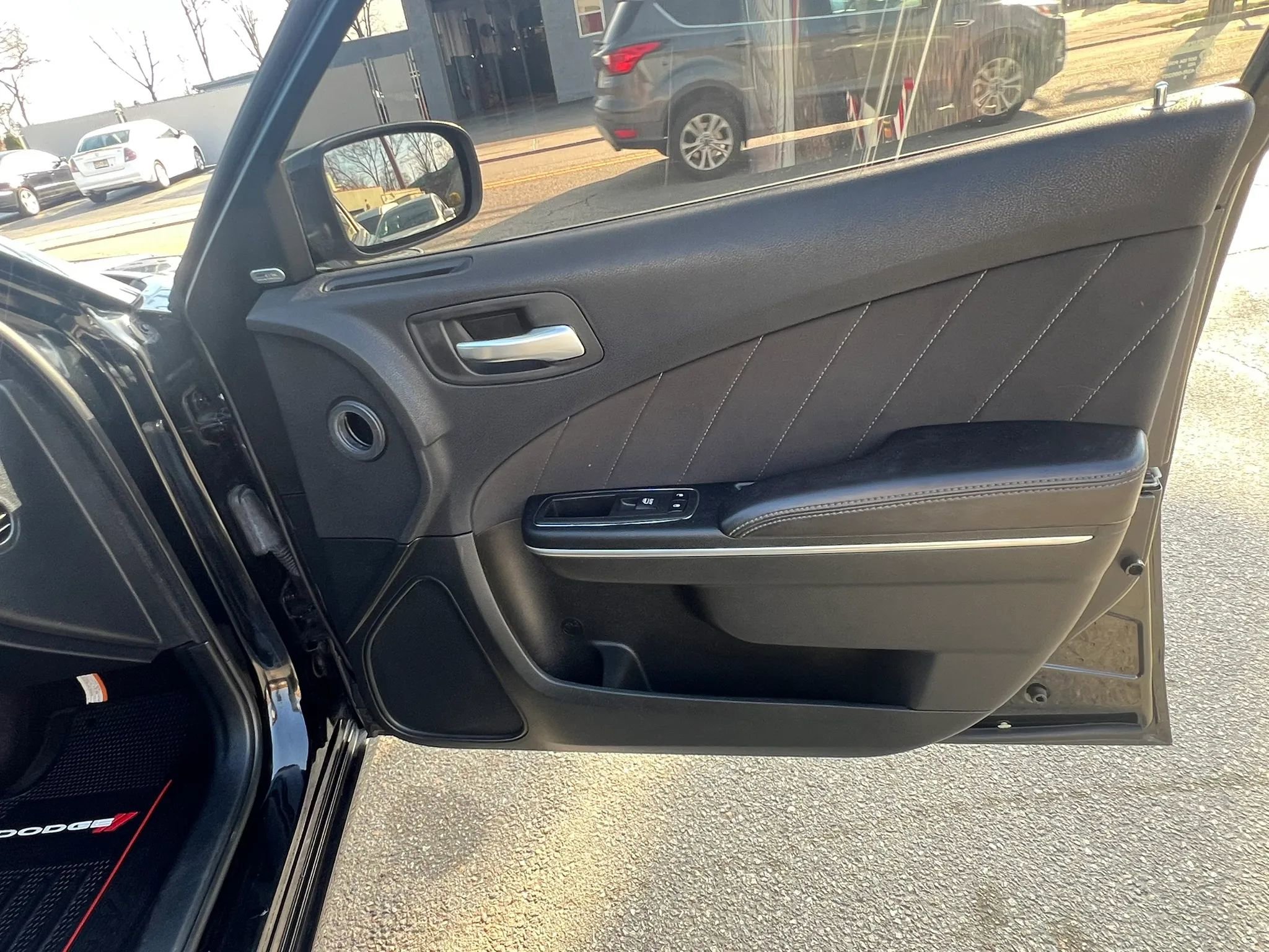 Used 2018 Dodge Charger SXT Plus image 29