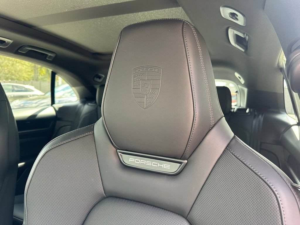 Used 2026 Porsche Macan Electric RWD image 24