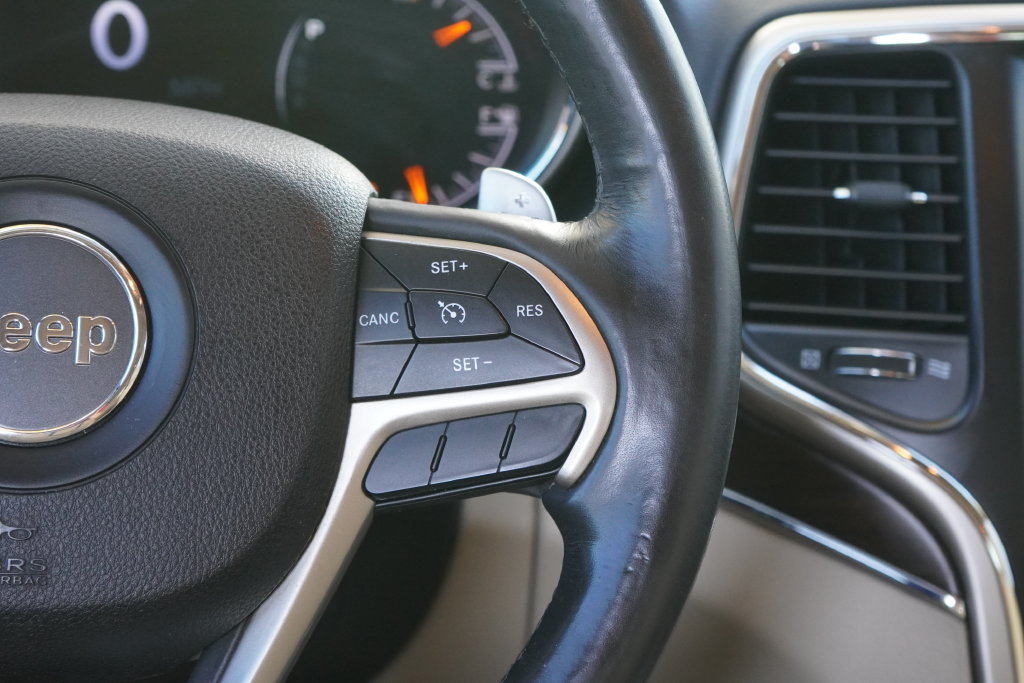 Used 2015 Jeep Grand Cherokee Limited AWD/4WD image 16