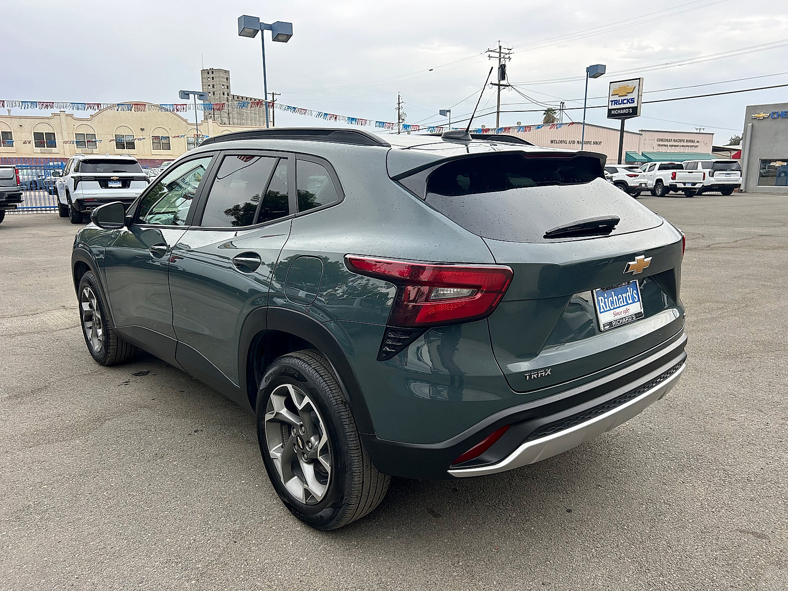 Used 2025 Chevrolet Trax LT FWD image 5