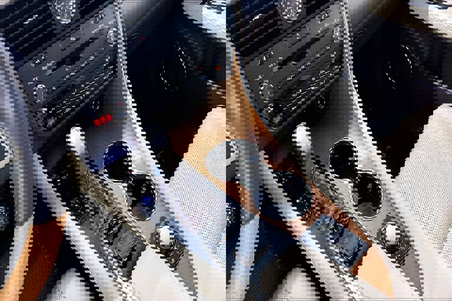 Used 2019 Lexus RX 450h AWD w/ Navigation Package image 16