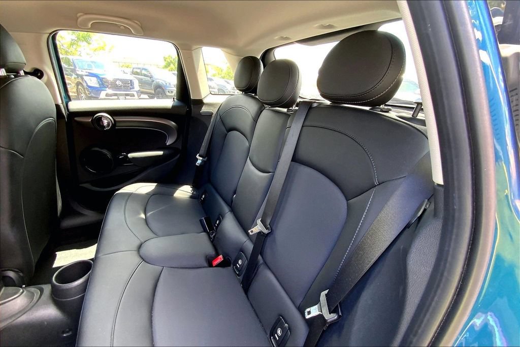Used 2022 MINI Cooper 4-Door Hardtop FWD image 24