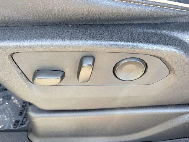 Used 2023 Chevrolet Suburban Premier image 7