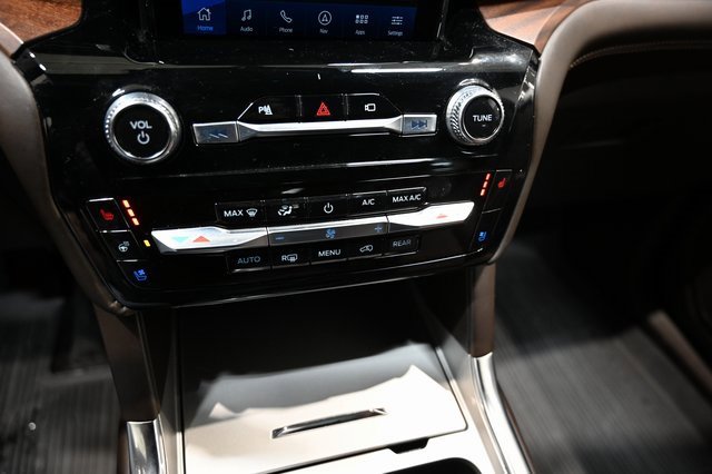 Used 2022 Ford Explorer King Ranch w/ Class IV Trailer Tow Package image 18