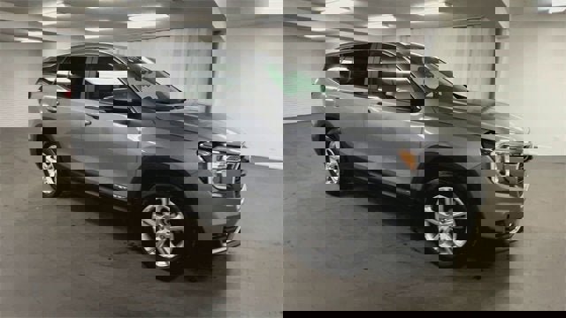 Certified 2024 GMC Terrain SLE image 2