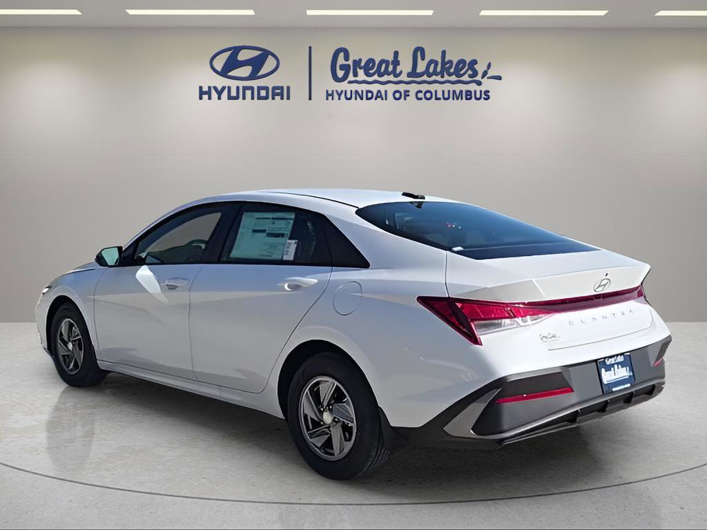 New 2026 Hyundai Elantra SE FWD image 4