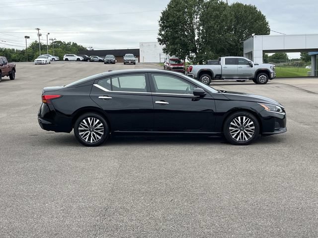 Used 2025 Nissan Altima 2.5 SV FWD image 3