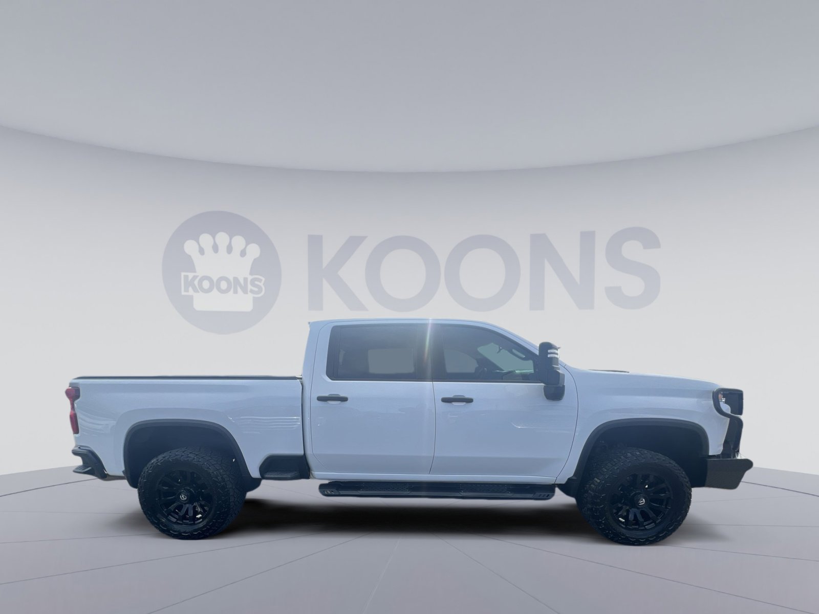 Used 2023 Chevrolet Silverado 2500 Custom w/ Custom Value Package image 8