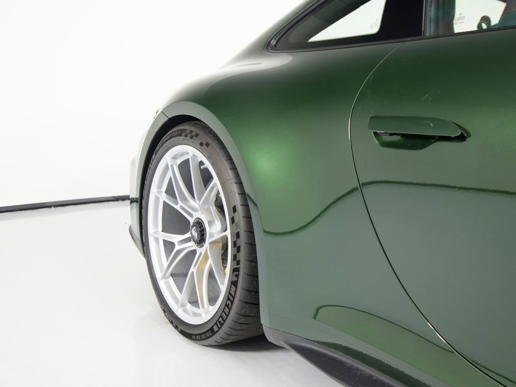 Certified 2025 Porsche 911 GT3 RWD image 40