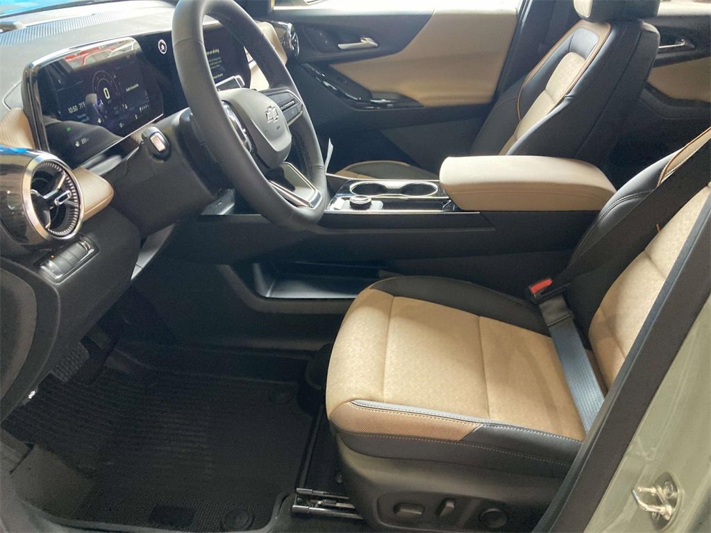 New 2026 Chevrolet Equinox ACTIV image 16