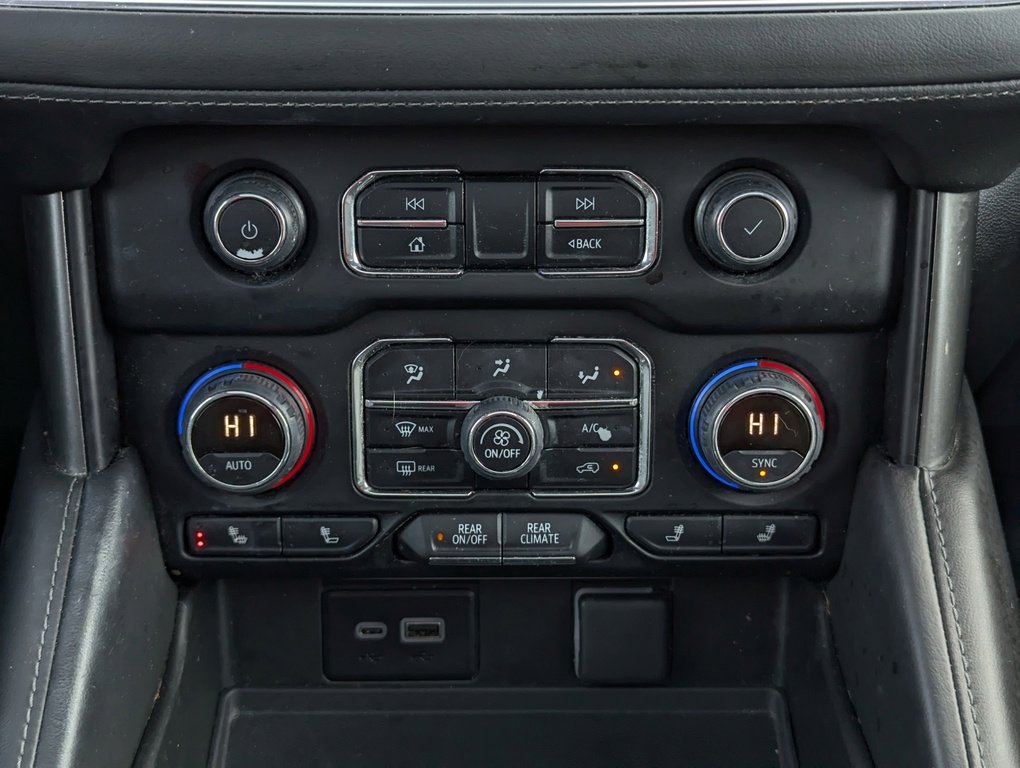 Used 2022 Chevrolet Suburban Z71 w/ Luxury Package image 38