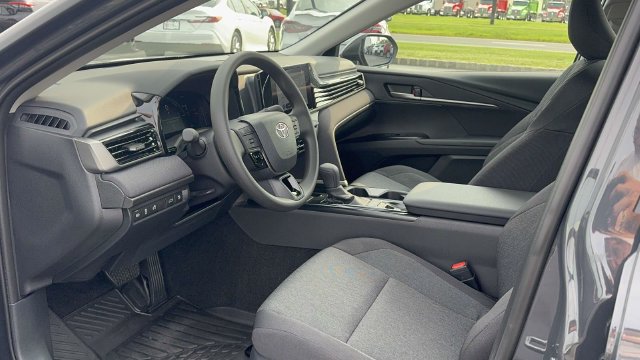 Used 2025 Toyota Camry LE w/ Convenience Package FWD image 29