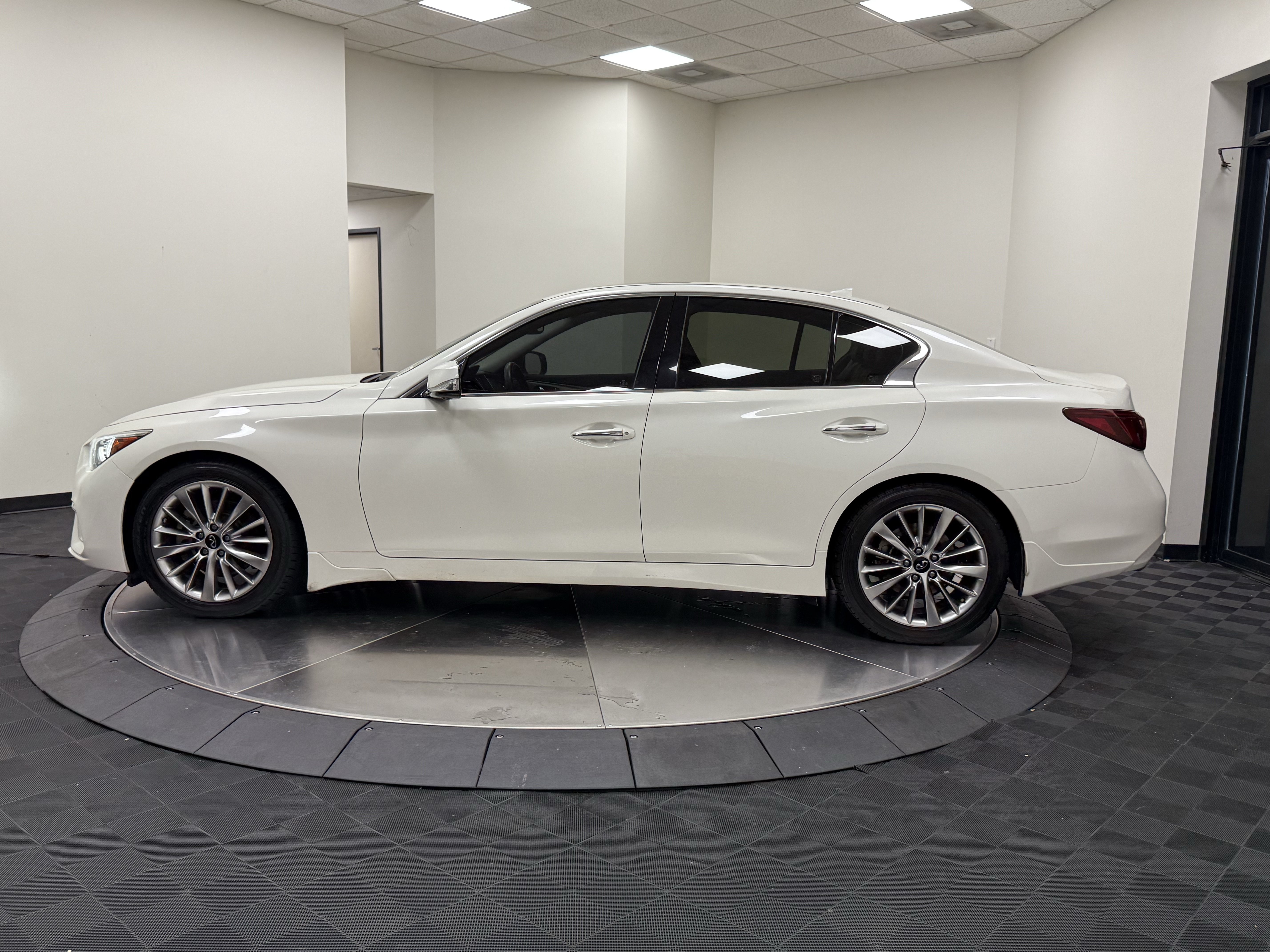 Certified 2023 INFINITI Q50 Luxe w/ Cargo Package RWD image 5