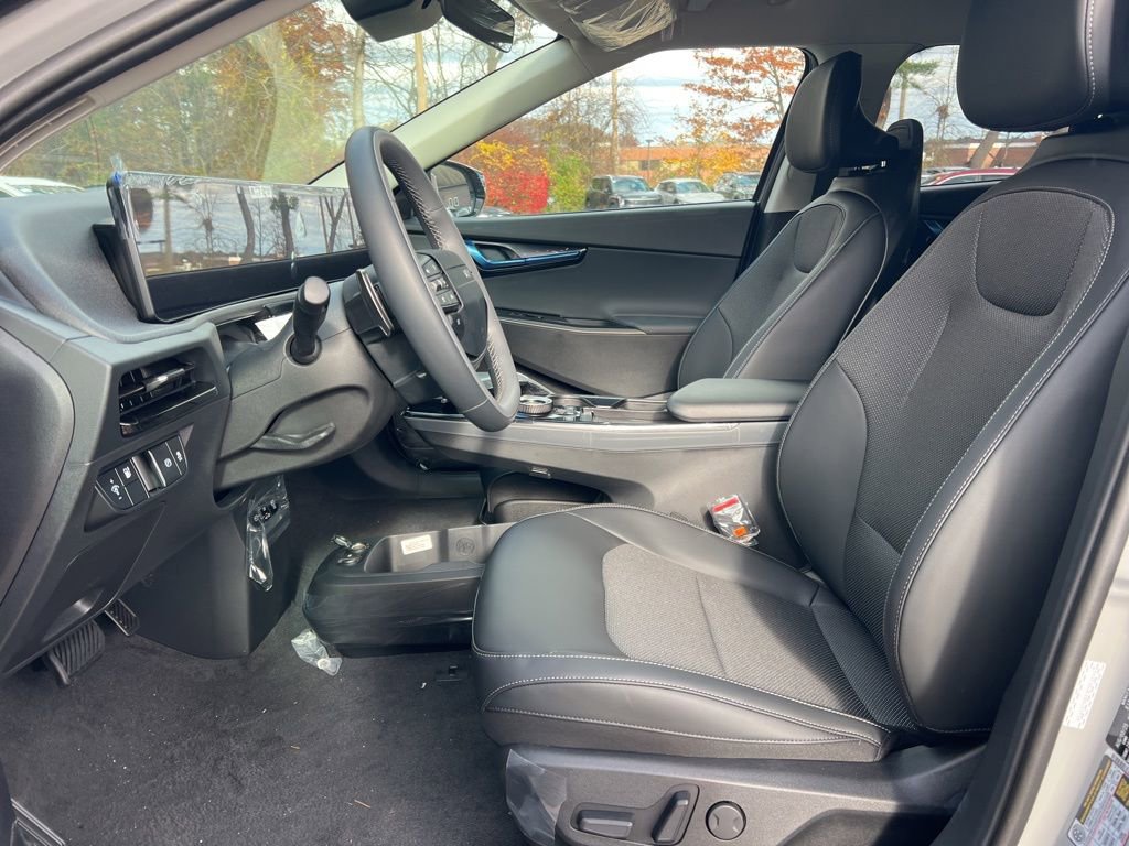 New 2025 Kia EV6 Light w/ Light LR Technology Package image 8