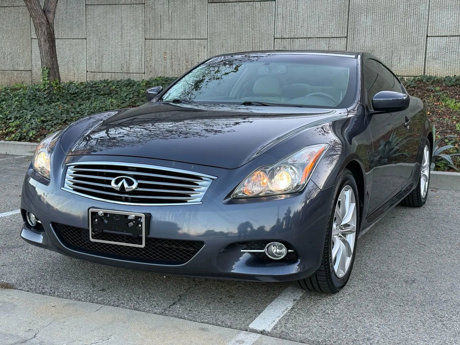 Used 2011 INFINITI G37 Journey w/ Premium Pkg image 3