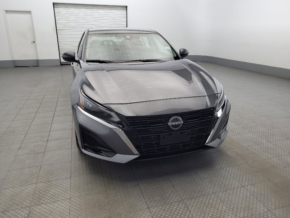 Used 2024 Nissan Altima 2.5 SV image 14