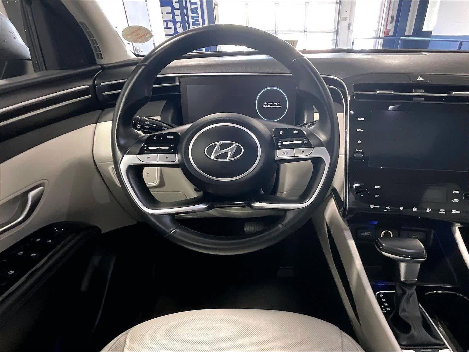 Used 2022 Hyundai Tucson SEL w/ Convenience + Premium Package AWD/4WD image 17