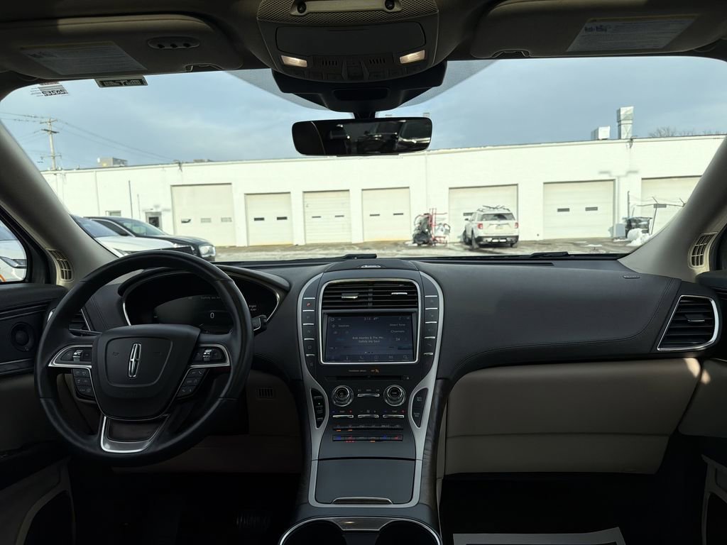 Used 2020 Lincoln Nautilus Reserve image 15