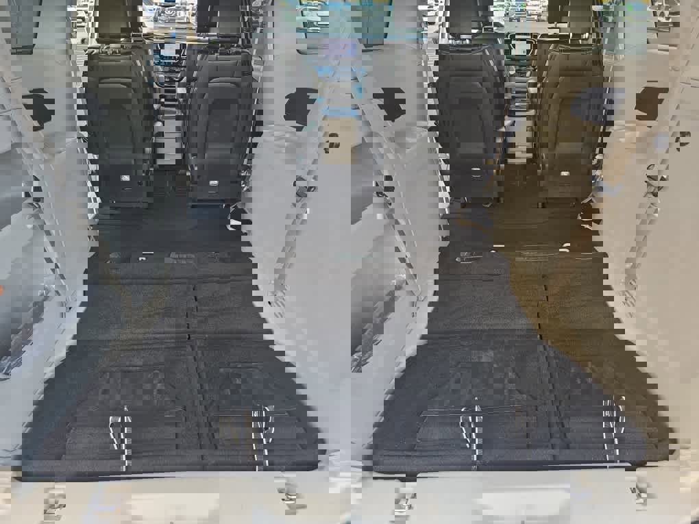 Used 2024 Chrysler Pacifica Touring-L image 55