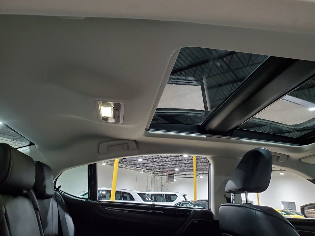 Used 2021 Lexus ES 350 Ultra Luxury w/ Accessory Package 2 image 22