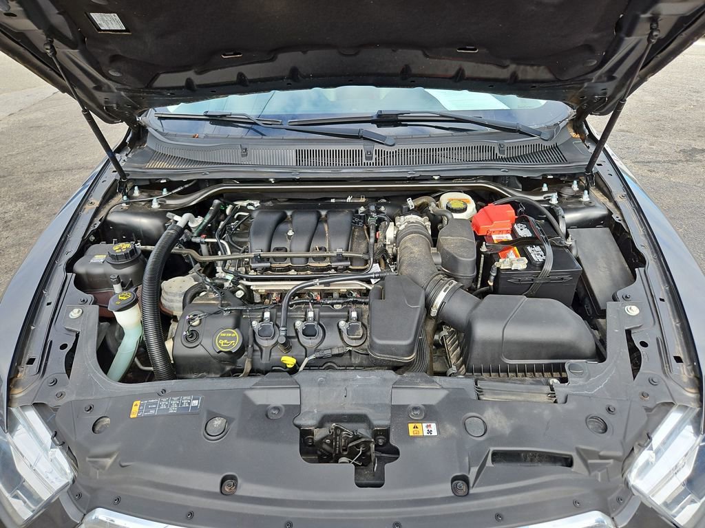 Used 2017 Ford Taurus SE image 30