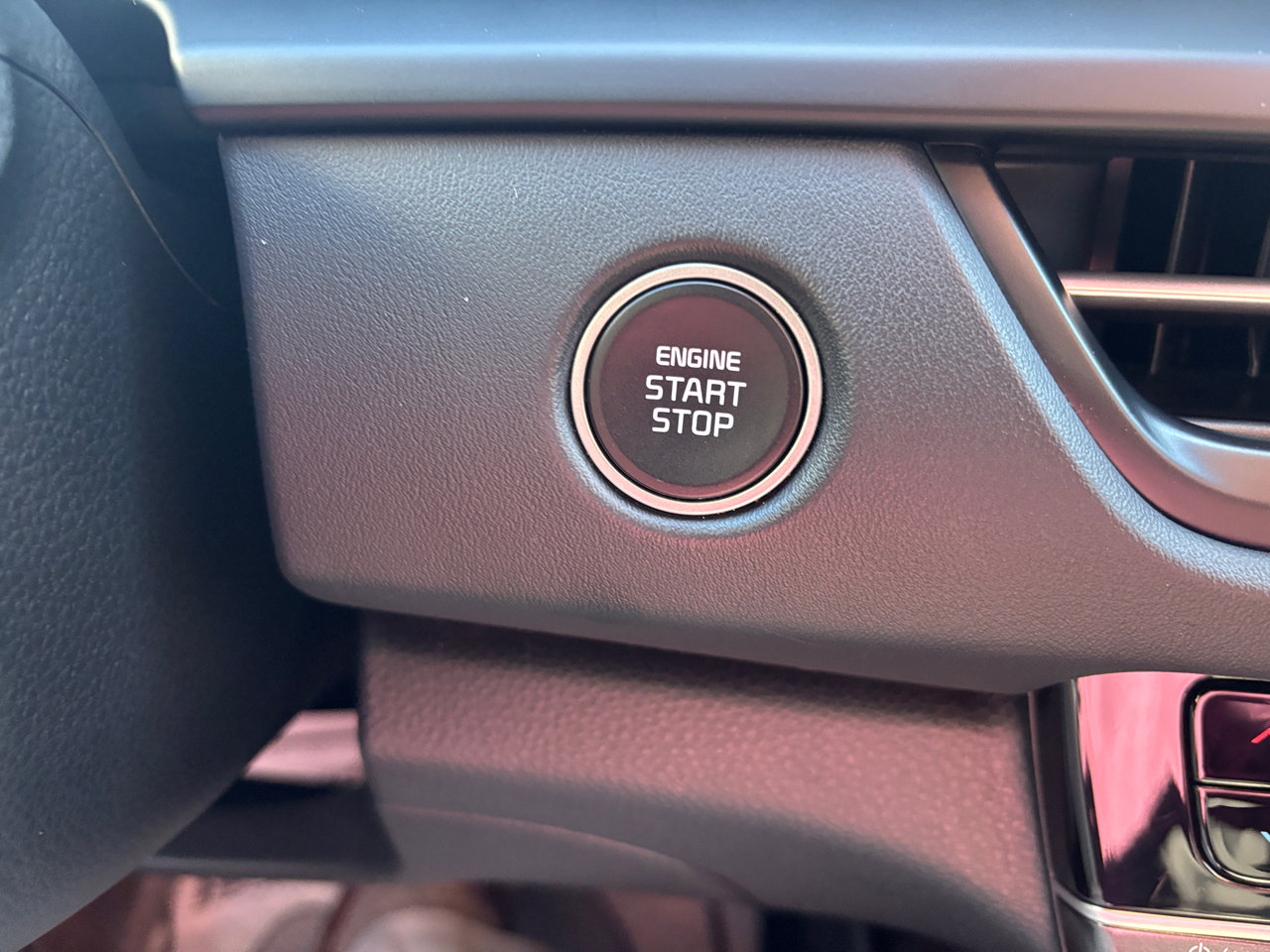 Used 2024 Kia Seltos SX w/ SX Sunroof Package image 21