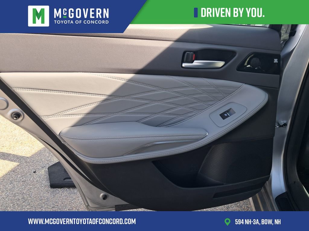 Used 2019 Toyota Avalon Limited w/ Advanced Safety Package image 16