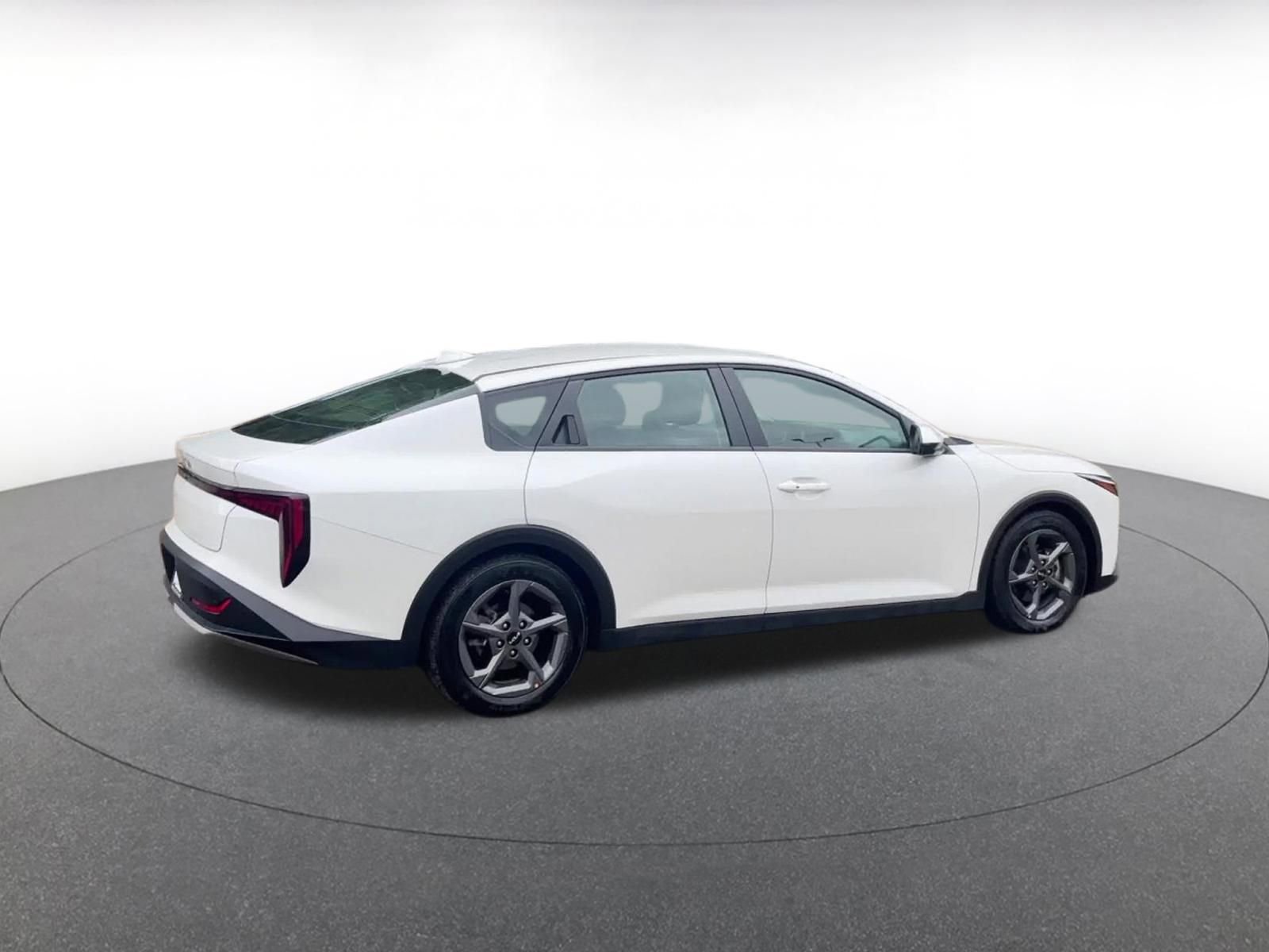Used 2025 Kia K4 FWD image 14