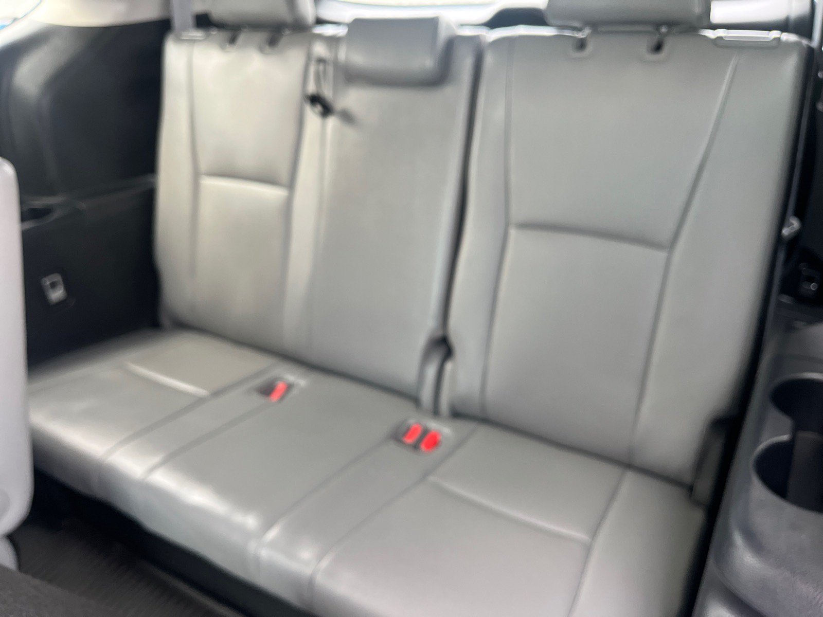 Used 2022 Toyota Highlander XLE AWD/4WD image 19