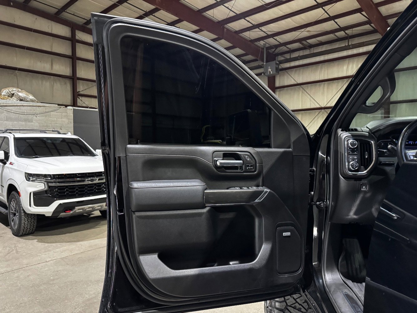 Used 2023 GMC Sierra 3500 AT4 w/ AT4 Premium Plus Package image 11