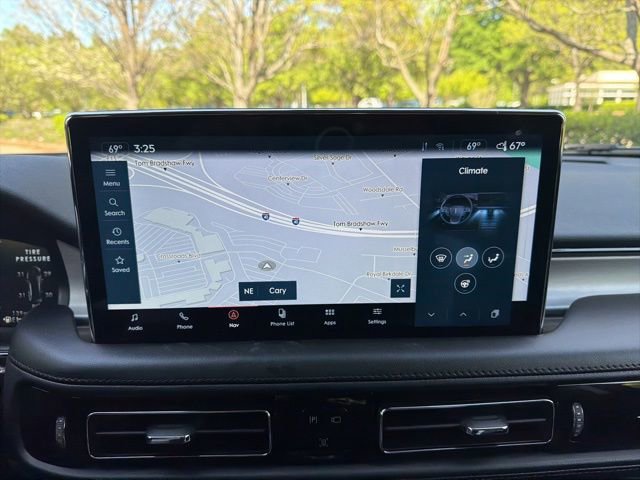 Used 2023 Lincoln Nautilus Reserve w/ Equipment Group 201A image 17