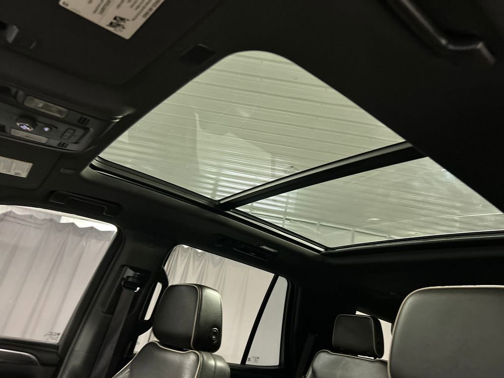 Used 2023 GMC Yukon SLT image 23