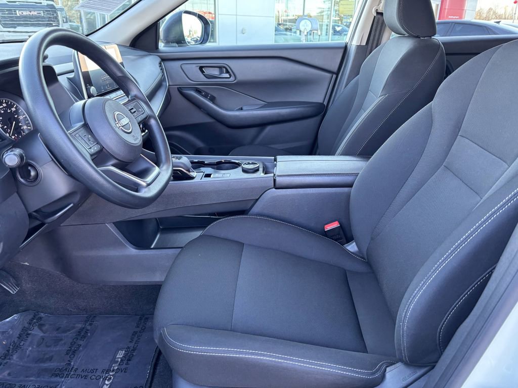 Used 2024 Nissan Rogue S image 13