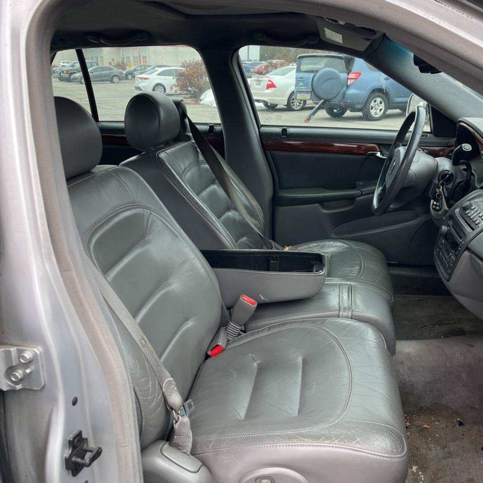 Used 2002 Cadillac De Ville FWD image 16