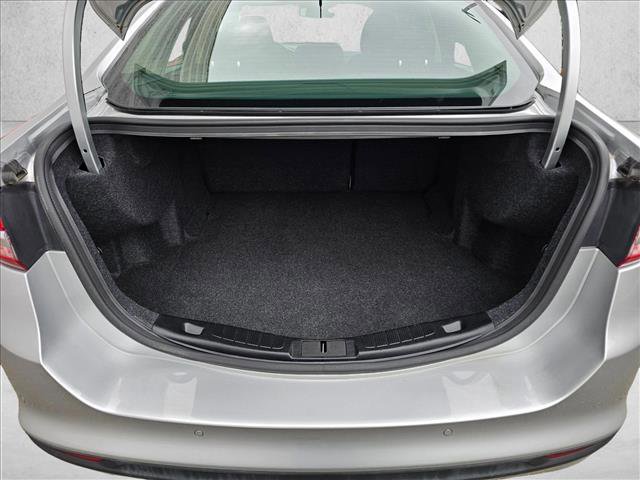 Used 2018 Ford Fusion SE FWD image 13