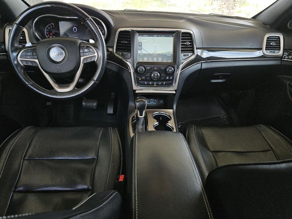 Used 2016 Jeep Grand Cherokee Overland AWD/4WD image 11