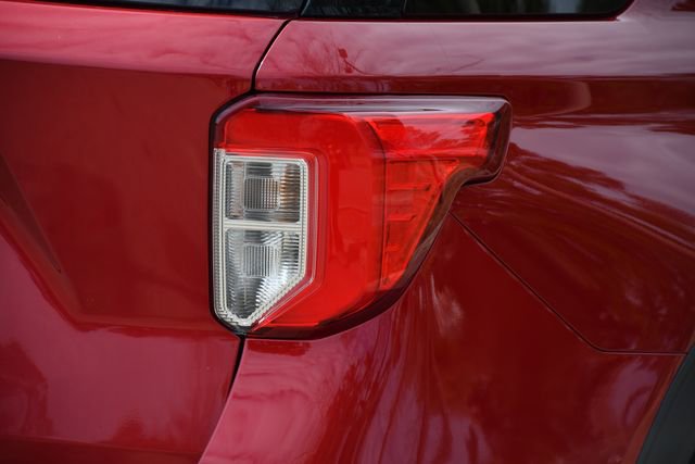 Used 2020 Ford Explorer XLT w/ Equipment Group 202A image 14