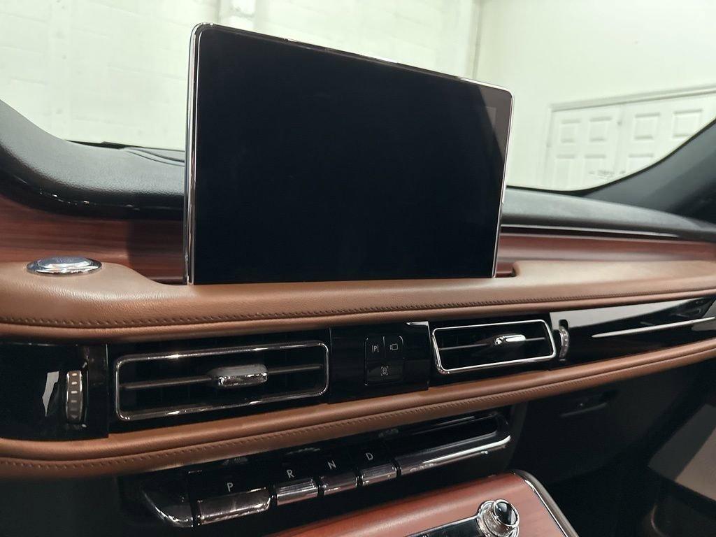 Used 2022 Lincoln Aviator Reserve w/ Equipment Group 201A image 43