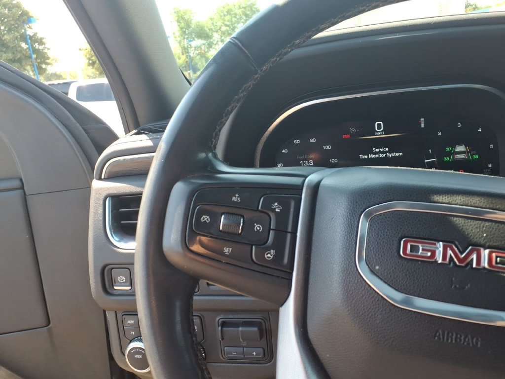 Used 2023 GMC Yukon SLT w/ SLT Premium Package AWD/4WD image 16