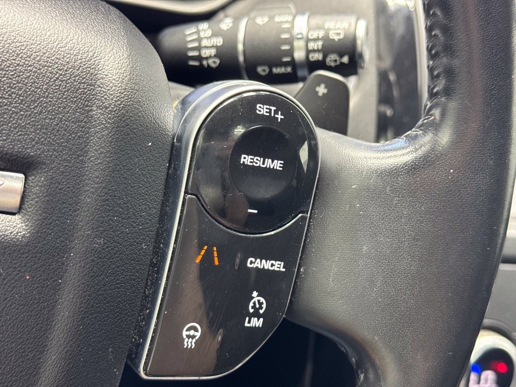 Used 2019 Land Rover Discovery SE AWD/4WD image 14