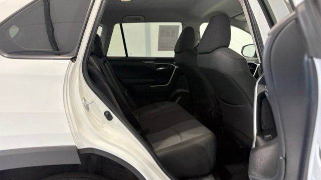Used 2025 Toyota RAV4 XLE FWD image 24