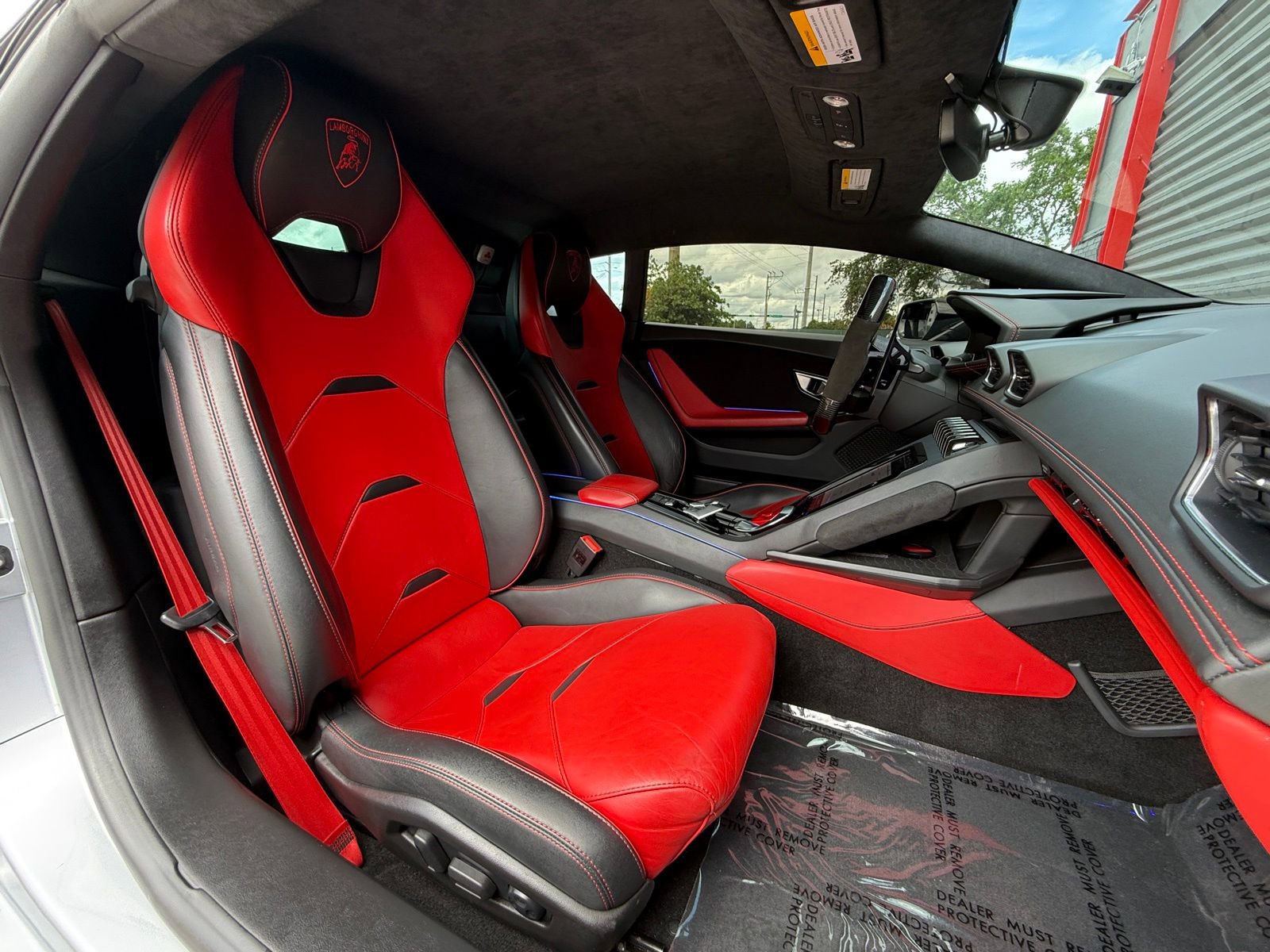 Used 2021 Lamborghini Huracan EVO image 24