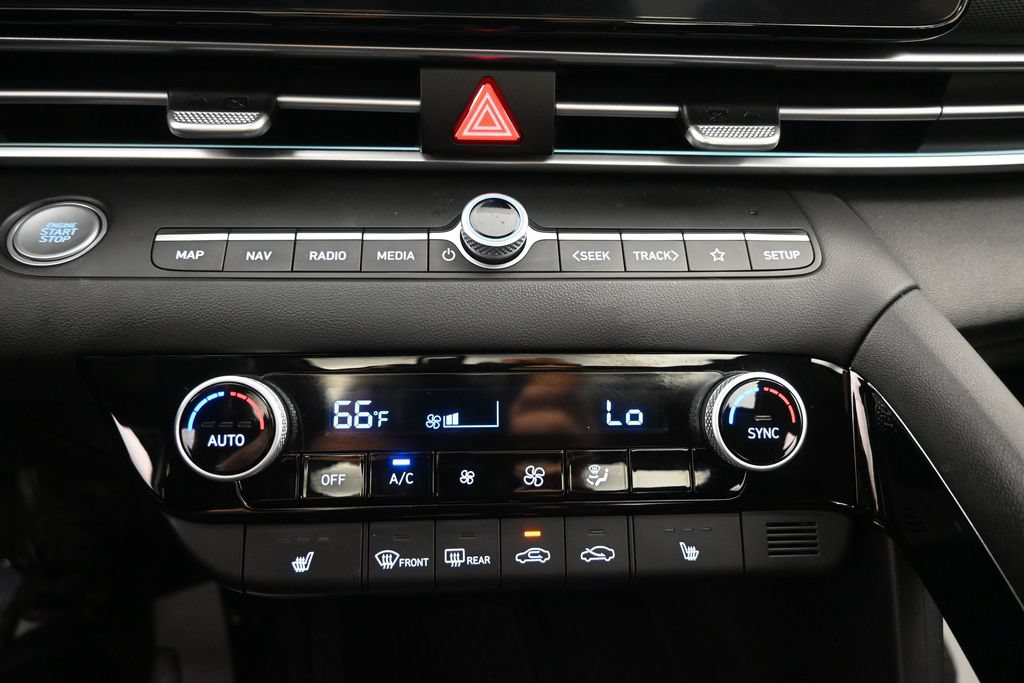 Used 2025 Hyundai Elantra SEL FWD image 15